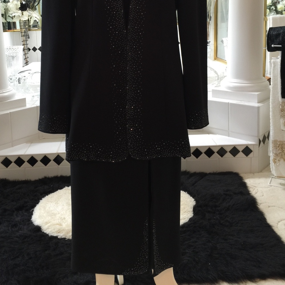 Black 2 pcs suit ladies